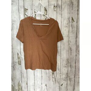 A New Day Women's V-Neck T-Shirt in a Brown Color Size M